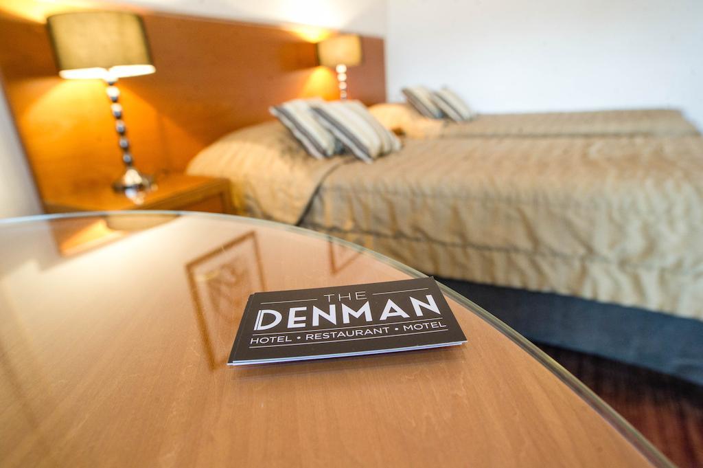 The Grapevine Motel Denman Room photo